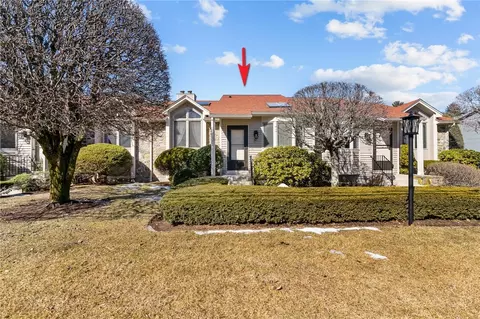 4 Shadowbrook Ln #C, Smithfield, RI 02917