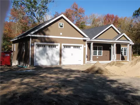 429 Burnt Hill Rd, Hope, RI 02831