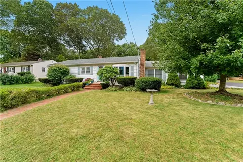 Exterior - 33 Hope Ave, Warwick, RI 02889 photo 5 of 16