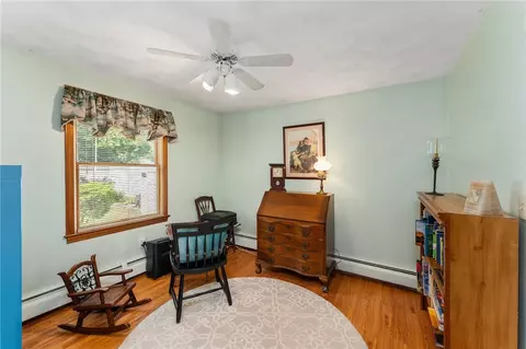 Bedroom - 33 Hope Ave, Warwick, RI 02889 photo 6 of 8