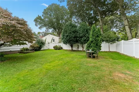 Exterior - 33 Hope Ave, Warwick, RI 02889 photo 13 of 16