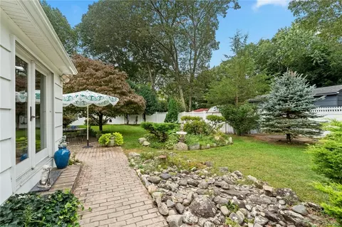 Exterior - 33 Hope Ave, Warwick, RI 02889 photo 8 of 16