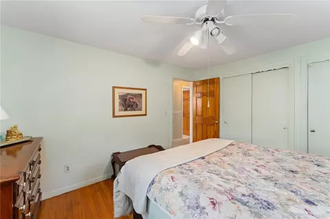 Bedroom - 33 Hope Ave, Warwick, RI 02889 photo 2 of 8