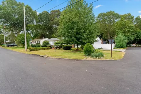 Exterior - 33 Hope Ave, Warwick, RI 02889 photo 6 of 16