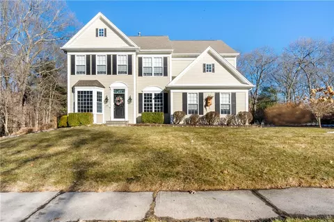 152 Sleepy Hollow Farm Rd, Warwick, RI 02886
