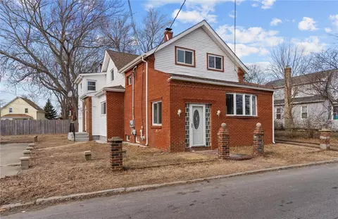 27 Monroe Ave, Riverside, RI 02915