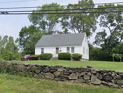 261 Phillips St, North Kingstown, RI 02852