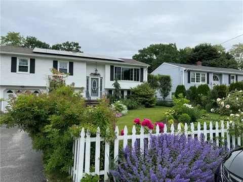 50 Harrison St, Johnston, RI 02919