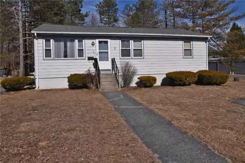7 Thorton Ave, Smithfield, RI 02917