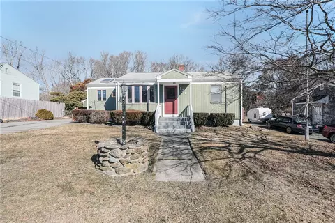 124 Beech Ave, Tiverton, RI 02878