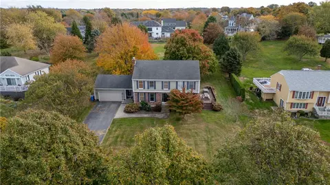 14 J H Dwyer Dr, Middletown, RI 02842
