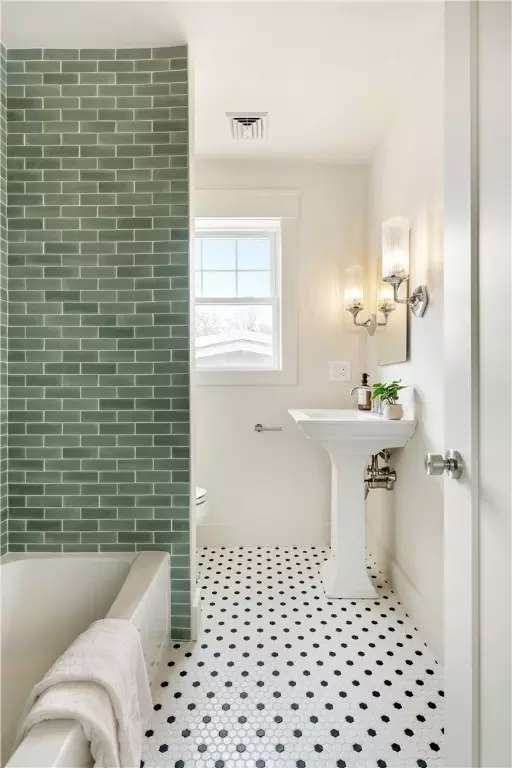 Bath - 20 Blodgett Ave, Pawtucket, RI 02860 photo 4 of 4