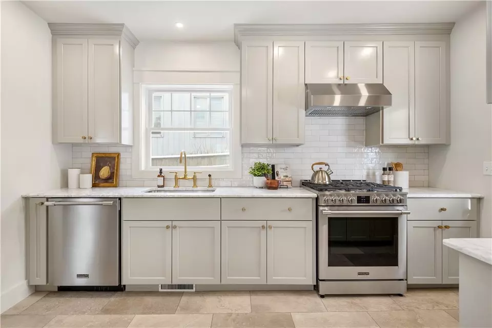 Kitchen - 20 Blodgett Ave, Pawtucket, RI 02860 photo 2 of 3