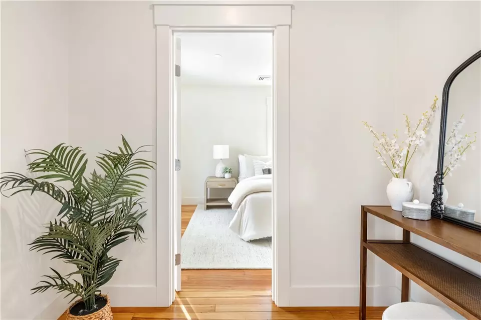 Entry Way - 20 Blodgett Ave, Pawtucket, RI 02860 photo 5 of 5