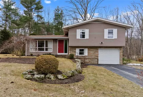 21 Colonial Rd, Scituate, RI 02857