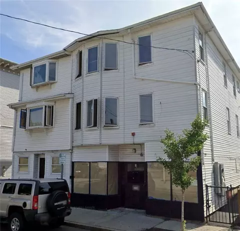 722 Dexter St, Central Falls, RI 02863