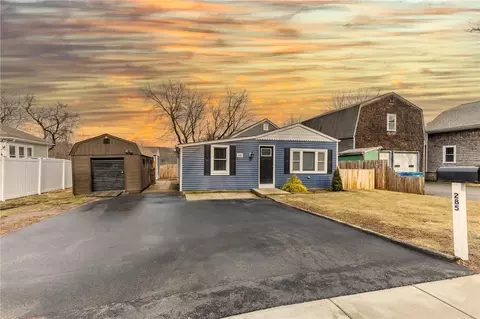 285 Railroad St, Manville, RI 02838