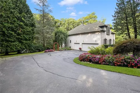 130 Joseph Ct, Warwick, RI 02886 photo 3