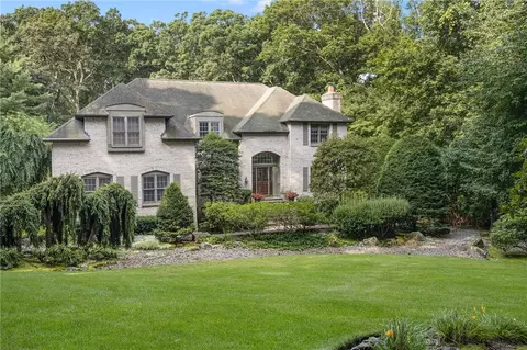 130 Joseph Ct, Warwick, RI 02886