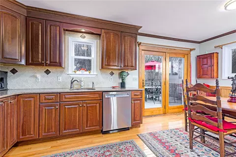 27 Saundra Dr, Westerly, RI 02891 photo 9