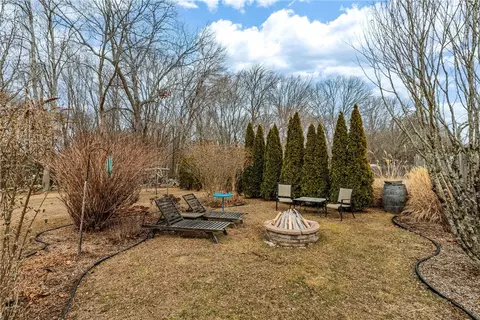 27 Saundra Dr, Westerly, RI 02891 photo 7