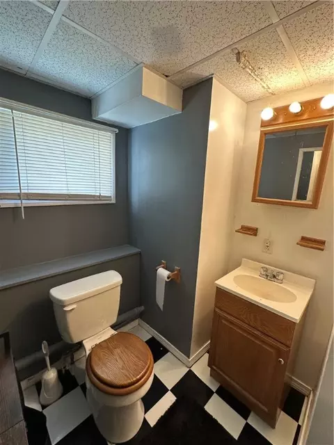 Bath - 38 Amsterdam St, Warwick, RI 02889 photo 2 of 2