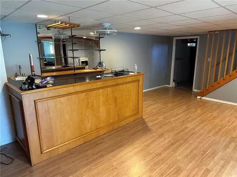 Living - 38 Amsterdam St, Warwick, RI 02889 photo 4 of 5