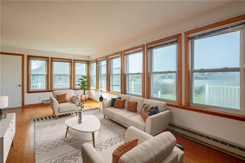 2523 Main Rd, Tiverton, RI 02878