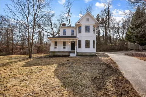 11 Eastward Dr, Lincoln, RI 02865