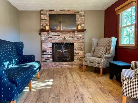 Living - 45 E St, Bristol, RI 02809 photo 1 of 5