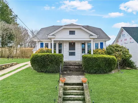 35 John St, Westerly, RI 02891