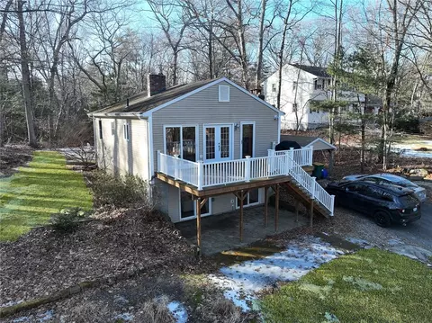 111 Lake Washington Dr, Glocester, RI 02814