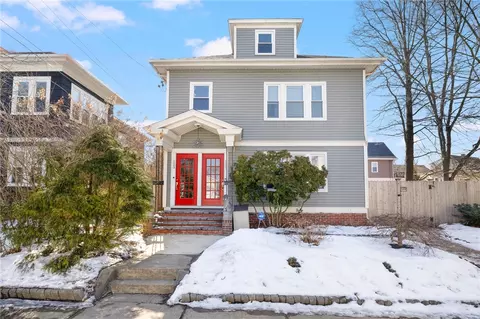 121 Evergreen St, Providence, RI 02906
