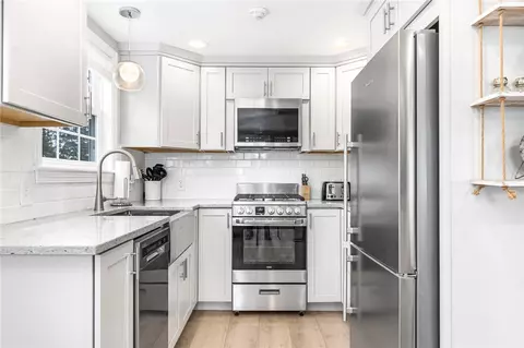 88 Old Post Rd #15, Westerly, RI 02891 photo 3