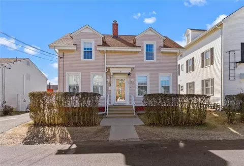 17 Earle St, Cumberland, RI 02864