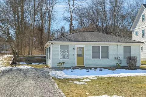63 Buoy St, Jamestown, RI 02835