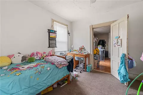 Bedroom - 341 Burnside Ave, Woonsocket, RI 02895 photo 1 of 7
