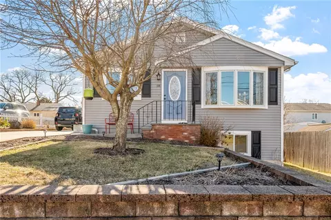 18 Valley St, Cumberland, RI 02864