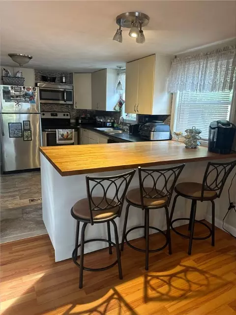 8 Hemlock Rd, Glocester, RI 02814 photo 9