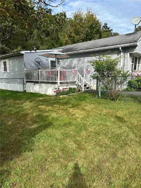 8 Hemlock Rd, Glocester, RI 02814 photo 3