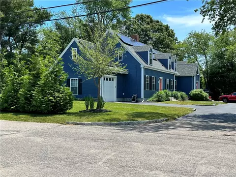 45 Patton Ave, South Kingstown, RI 02879