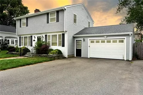 191 Chases Ln, Middletown, RI 02842
