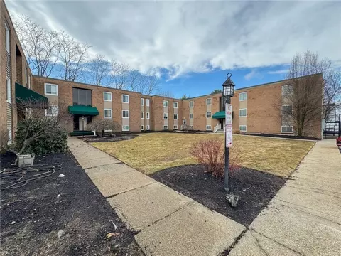 2 Main St #15, Pawtucket, RI 02860