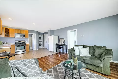 341 Metacom Ave #1R, Warren, RI 02885