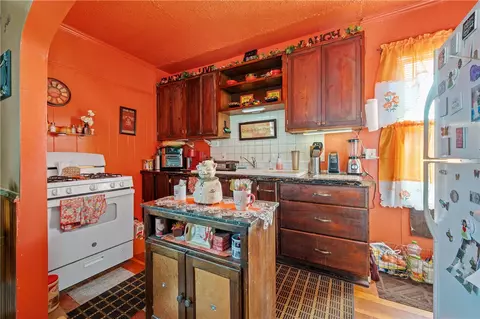 50 Seventh Ave, Woonsocket, RI 02895 photo 6