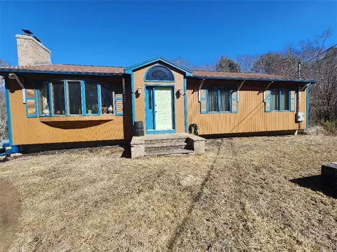 400 Hazard Rd, West Greenwich, RI 02817