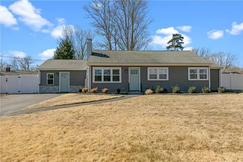 7 Congress Rd, Barrington, RI 02806