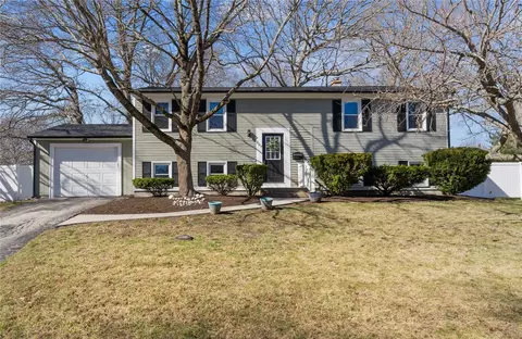 227 Stillwater Dr, Warwick, RI 02889