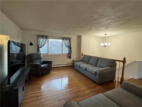 11 Glenna Dr, Smithfield, RI 02917