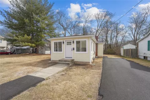 58 Verndale St, Warwick, RI 02889